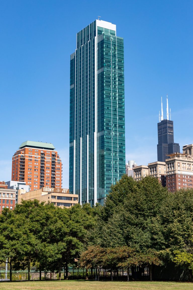 Essex on the Park Chicago 2020 0455 4 scaled 768x1152