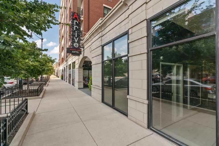 arrive south loop apartments for rent chicago il 60616 building exterior and signage 1 1 768x512